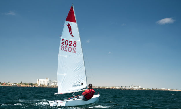 Alan Riley takes the early lead in 2020 Sabre Nationals at Wallaroo Sailing Club